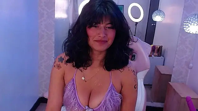 Snapshot of candy_lux_ chatting on February 2025 02:31:02 PM candy lux online show from February 2025 02:31:02 PM