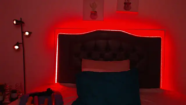 candy lux  online show from March 2026 07:42:01 PM