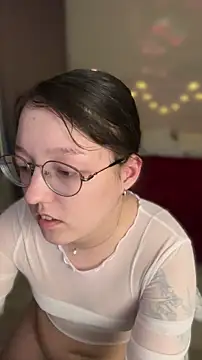 Snapshot of emigooflordXD chatting on April 2026 05:00:01 PM emigooflordXD online show from April 2026 05:00:01 PM