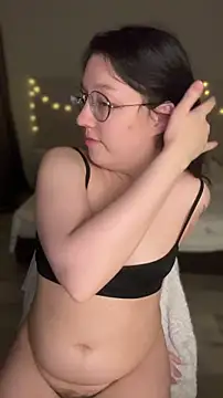 Snapshot of emigooflordXD chatting on April 2026 06:32:02 PM emigooflordXD online show from April 2026 06:32:02 PM