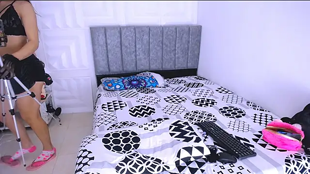 nataly red online show from February 2025 05:15:02 PM