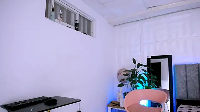 nataly red online show from September 2025 06:40:02 PM