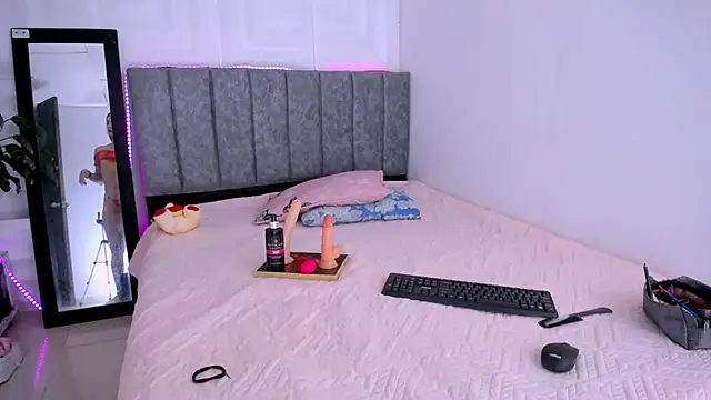 Snapshot of nataly_red chatting on November 2025 09:09:01 PM nataly red online show from November 2025 09:09:01 PM