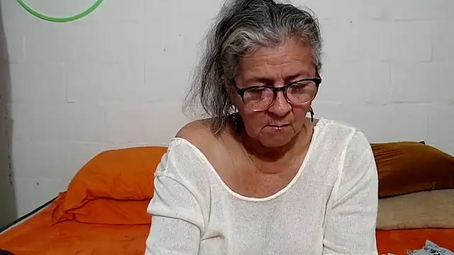 candy mature  online show from January 2026 09:40:02 PM