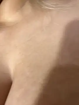 DarianaGuzz online show from October 2025 12:31:01 AM