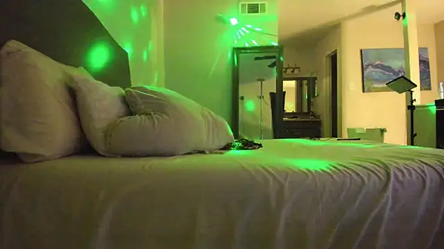 yiauana online show from January 2026 05:43:01 AM