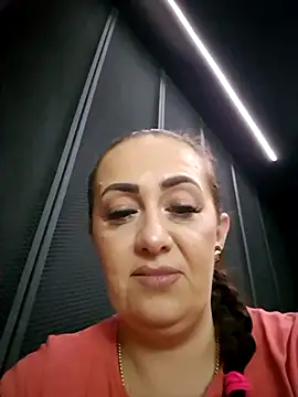 Snapshot of AvaLloyd chatting on February 2025 03:34:02 AM AvaLloyd online show from February 2025 03:34:02 AM