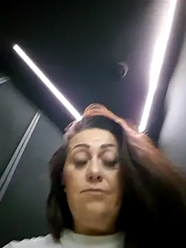 Snapshot of AvaLloyd chatting on February 2025 03:23:01 AM AvaLloyd online show from February 2025 03:23:01 AM