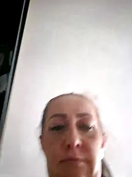 Snapshot of AvaLloyd chatting on February 2025 12:24:01 PM AvaLloyd online show from February 2025 12:24:01 PM