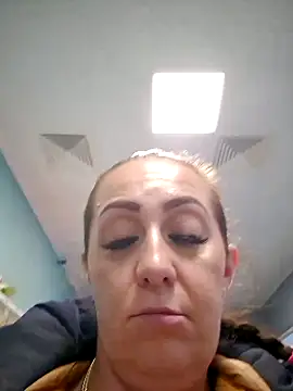 Snapshot of AvaLloyd chatting on February 2025 03:52:01 PM AvaLloyd online show from February 2025 03:52:01 PM