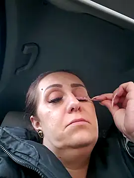 Snapshot of AvaLloyd chatting on March 2025 04:03:02 PM AvaLloyd online show from March 2025 04:03:02 PM