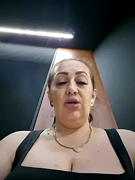 Snapshot of AvaLloyd chatting on March 2025 03:29:01 AM AvaLloyd online show from March 2025 03:29:01 AM