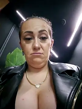 Snapshot of AvaLloyd chatting on March 2025 03:51:02 AM AvaLloyd online show from March 2025 03:51:02 AM