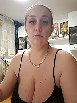 Snapshot of AvaLloyd chatting on March 2025 04:45:01 PM AvaLloyd online show from March 2025 04:45:01 PM