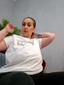 Snapshot of AvaLloyd chatting on March 2025 03:47:01 AM AvaLloyd online show from March 2025 03:47:01 AM