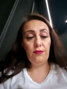 Snapshot of AvaLloyd chatting on March 2025 06:51:02 AM AvaLloyd online show from March 2025 06:51:02 AM