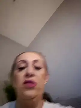 Snapshot of AvaLloyd chatting on March 2025 03:45:01 AM AvaLloyd online show from March 2025 03:45:01 AM