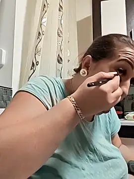 Snapshot of AvaLloyd chatting on October 2025 02:01:02 AM AvaLloyd online show from October 2025 02:01:02 AM