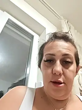 Snapshot of AvaLloyd chatting on October 2025 01:52:02 AM AvaLloyd online show from October 2025 01:52:02 AM