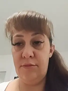 Snapshot of AvaLloyd chatting on November 2025 01:33:01 AM AvaLloyd online show from November 2025 01:33:01 AM