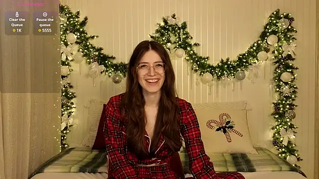 Snapshot of Ester_Hill chatting on January 2025 11:45:01 PM Ester Hill online show from January 2025 11:45:01 PM