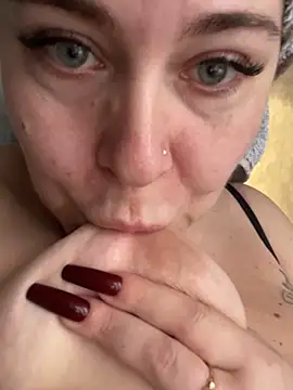 Snapshot of CuteNata chatting on February 2025 07:24:02 AM CuteNata online show from February 2025 07:24:02 AM