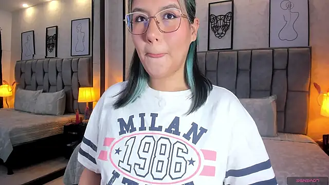 Snapshot of sweet--emily chatting on December 2024 03:47:01 AM sweet--emily online show from December 2024 03:47:01 AM