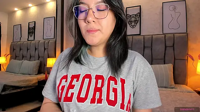 Snapshot of sweet--emily chatting on December 2024 11:11:02 AM sweet--emily online show from December 2024 11:11:02 AM