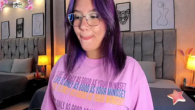 Snapshot of sweet--emily chatting on January 2025 03:43:01 AM sweet--emily online show from January 2025 03:43:01 AM