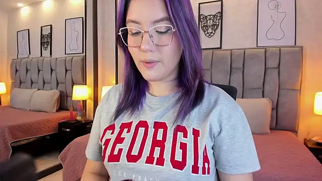 Snapshot of sweet--emily chatting on February 2025 03:48:01 AM sweet--emily online show from February 2025 03:48:01 AM