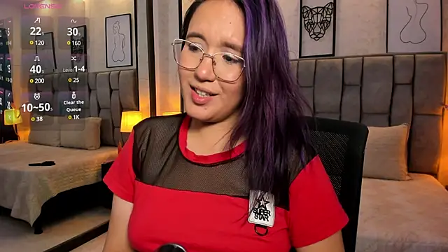 Snapshot of sweet--emily chatting on February 2025 07:22:01 AM sweet--emily online show from February 2025 07:22:01 AM