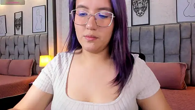 Snapshot of sweet--emily chatting on March 2025 03:43:02 AM sweet--emily online show from March 2025 03:43:02 AM