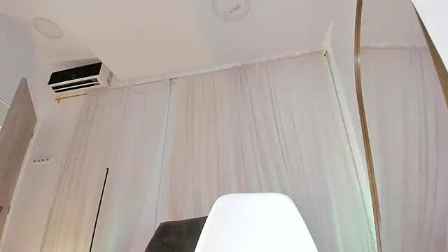 Snapshot of Petite_Lucie chatting on September 2025 07:06:02 PM Petite Lucie online show from September 2025 07:06:02 PM