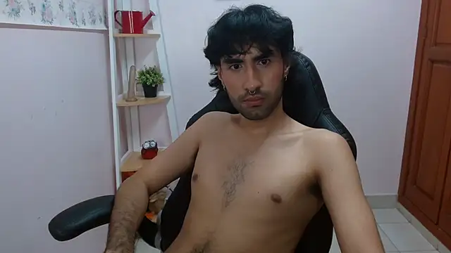 MilanZaire online show from December 2024 06:43:01 AM