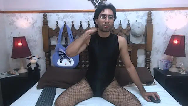 MilanZaire online show from February 2025 12:43:01 AM