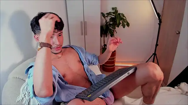 Snapshot of dimitri_targaryen chatting on January 2025 11:32:02 AM dimitri targaryen online show from January 2025 11:32:02 AM