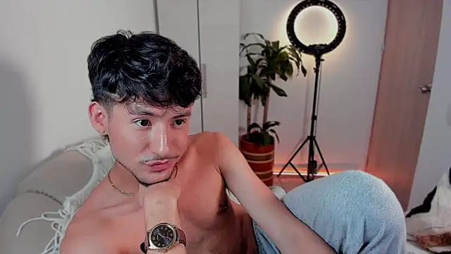 Snapshot of dimitri_targaryen chatting on January 2025 03:22:01 AM dimitri targaryen online show from January 2025 03:22:01 AM