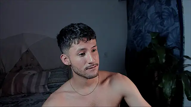 Snapshot of dimitri_targaryen chatting on November 2025 09:52:02 AM dimitri targaryen online show from November 2025 09:52:02 AM