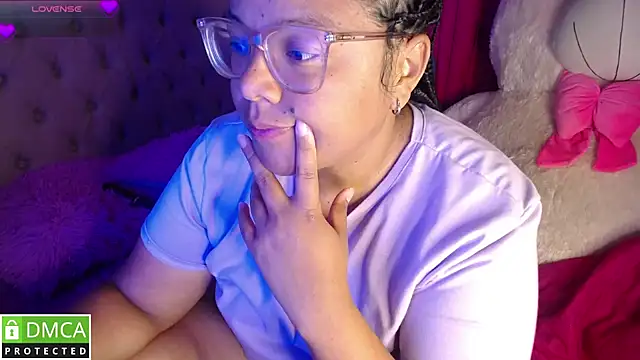 Snapshot of KittyHot20 chatting on October 2025 10:52:01 PM KittyHot20 online show from October 2025 10:52:01 PM