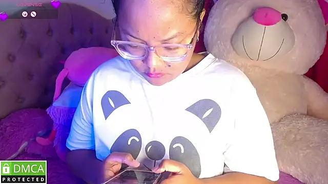 Snapshot of KittyHot20 chatting on November 2025 03:01:02 PM KittyHot20 online show from November 2025 03:01:02 PM