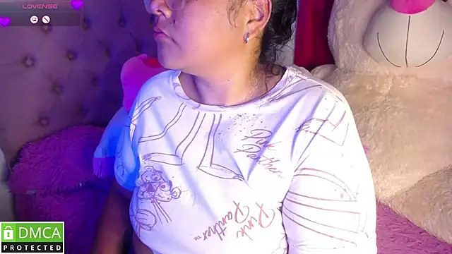 Snapshot of KittyHot20 chatting on November 2025 01:44:02 AM KittyHot20 online show from November 2025 01:44:02 AM