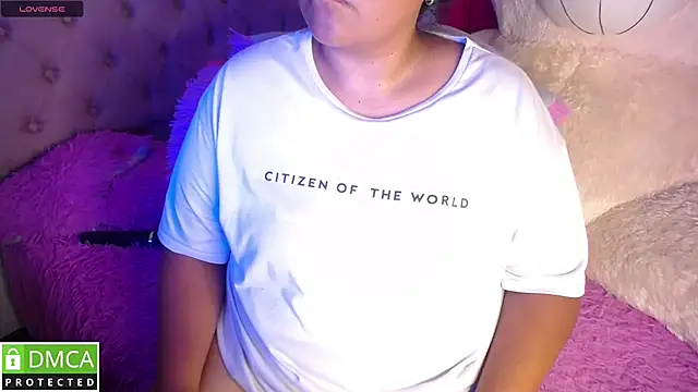 Snapshot of KittyHot20 chatting on November 2025 07:56:01 PM KittyHot20 online show from November 2025 07:56:01 PM