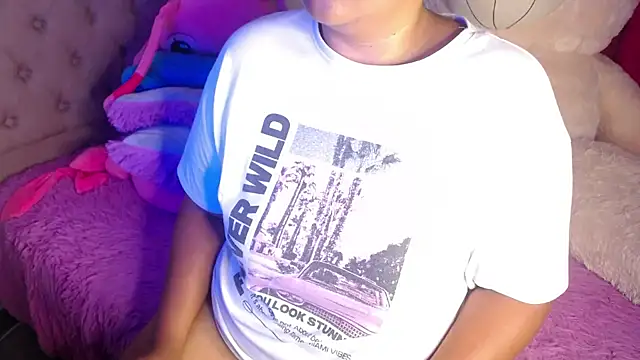 Snapshot of KittyHot20 chatting on December 2025 09:18:01 AM KittyHot20 online show from December 2025 09:18:01 AM