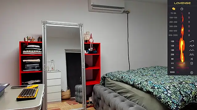 Snapshot of supermanboy94 chatting on December 2024 06:43:02 AM supermanboy94 online show from December 2024 06:43:02 AM