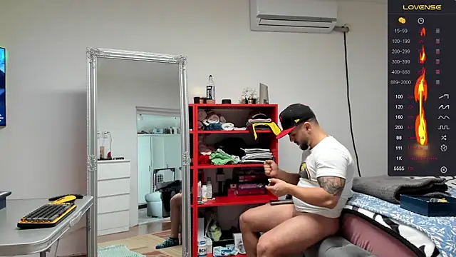 Snapshot of supermanboy94 chatting on January 2025 08:18:02 AM supermanboy94 online show from January 2025 08:18:02 AM