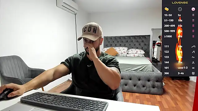 Snapshot of supermanboy94 chatting on October 2025 05:29:02 AM supermanboy94 online show from October 2025 05:29:02 AM