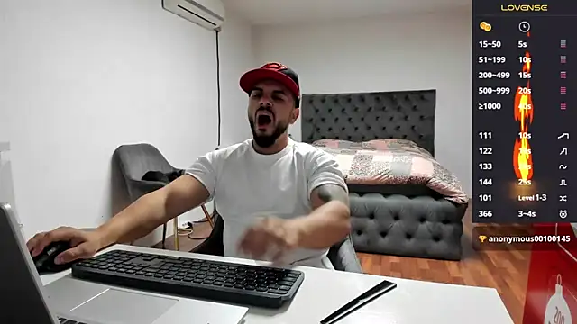 Snapshot of supermanboy94 chatting on October 2025 05:18:02 AM supermanboy94 online show from October 2025 05:18:02 AM