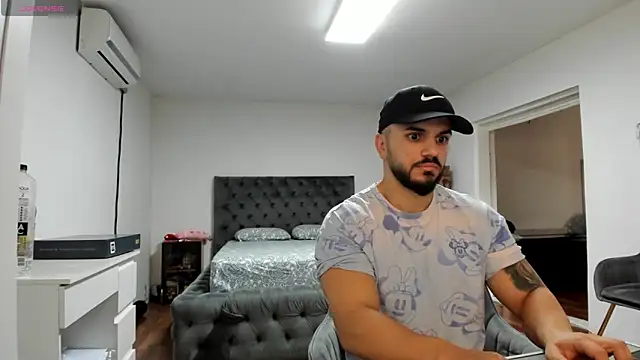 Snapshot of supermanboy94 chatting on November 2025 06:35:01 AM supermanboy94 online show from November 2025 06:35:01 AM