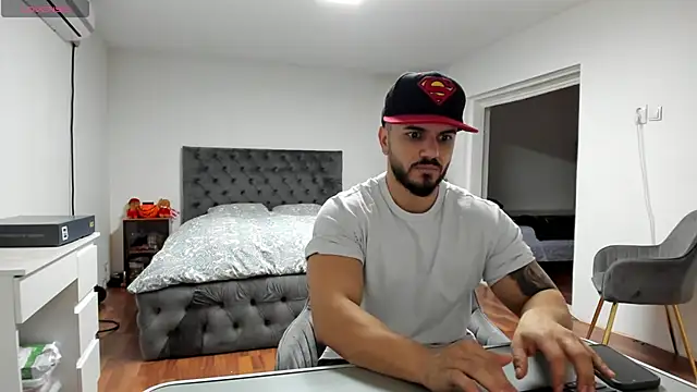 Snapshot of supermanboy94 chatting on November 2025 06:37:01 AM supermanboy94 online show from November 2025 06:37:01 AM