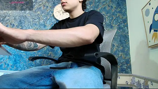 Rhaegal hot online show from November 2025 07:56:02 PM